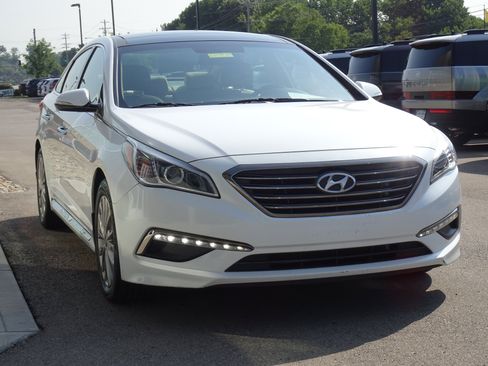Used 2015 Hyundai Sonata Limited w/ Option Group 05 FWD image 6
