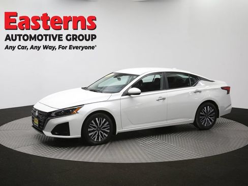 Used 2023 Nissan Altima 2.5 SV FWD image 56