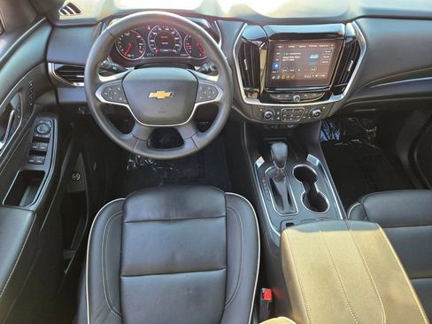 Used 2023 Chevrolet Traverse Premier FWD image 12