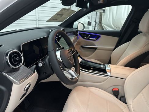 Used 2026 Mercedes-Benz GLC 300 GLC 300 image 9