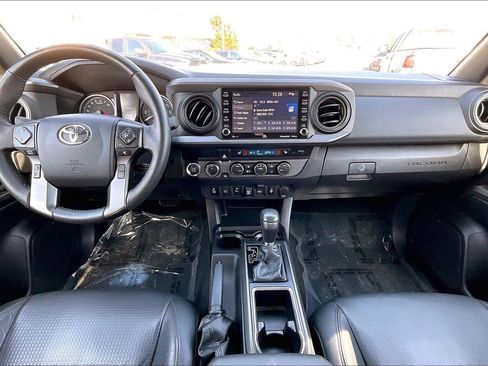 Used 2022 Toyota Tacoma TRD Sport w/ TRD Premium Sport Package image 13