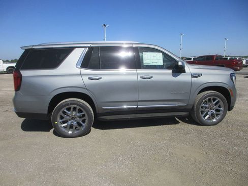New 2026 GMC Yukon Elevation w/ Elevation Premium Package AWD/4WD image 3
