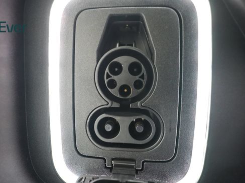 Used 2023 Rivian R1S Adventure AWD/4WD image 10
