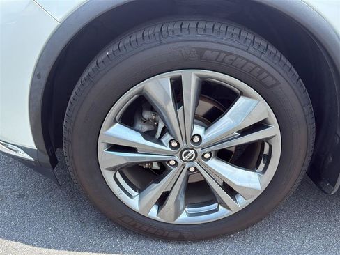 Used 2019 Nissan Murano Platinum w/ Cargo Package AWD/4WD image 16