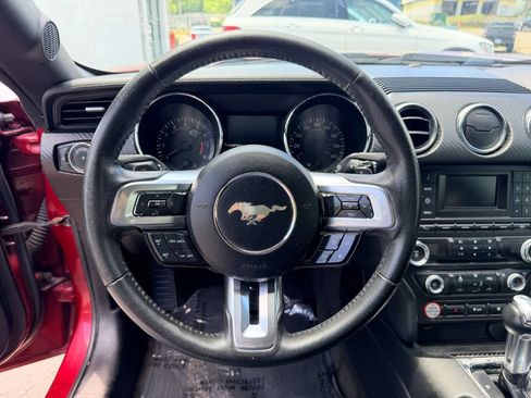 Used 2017 Ford Mustang Coupe RWD image 17