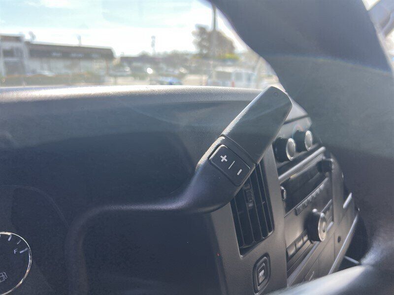 Used 2013 GMC Savana 2500 RWD image 16