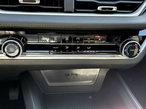 New 2026 Chevrolet Equinox LT FWD image 18