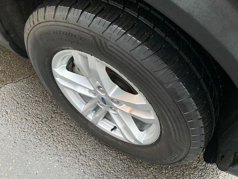 Used 2023 Ford Explorer XLT w/ Class IV Trailer Tow Package image 9