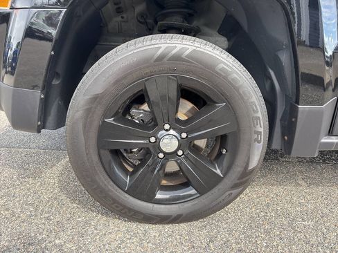 Used 2017 Jeep Patriot High Altitude image 5