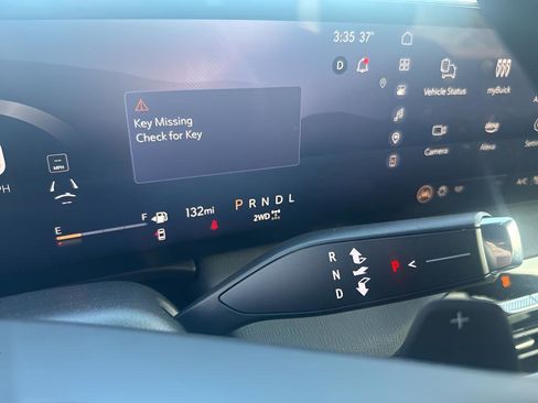 Used 2025 Buick Enclave Preferred image 19