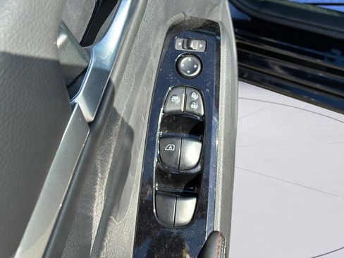 Used 2025 Nissan Altima 2.5 SR w/ SR Premium Package image 23