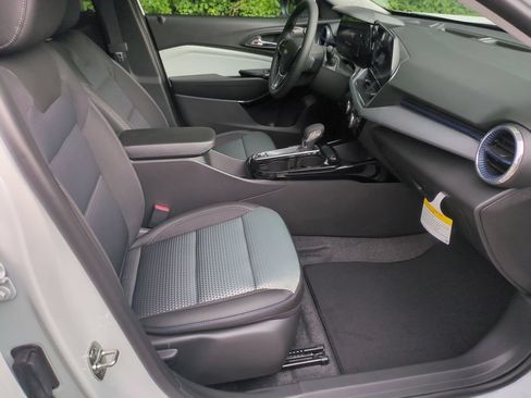 New 2026 Chevrolet Trax LT w/ Driver Confidence Package FWD image 34