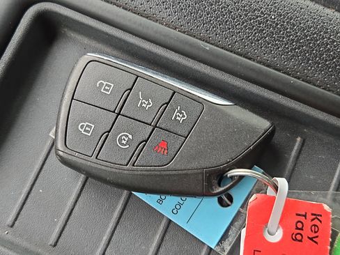 Used 2021 Chevrolet Suburban Premier w/ Premium Package image 30