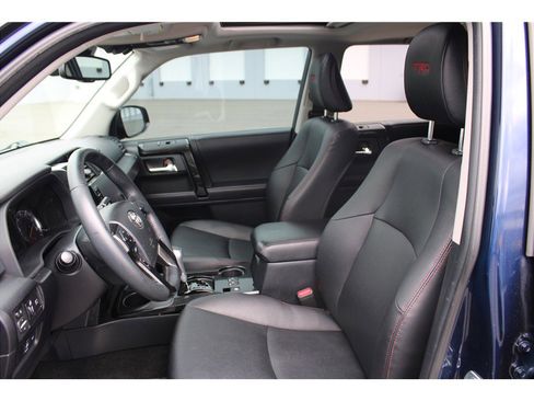 Used 2022 Toyota 4Runner TRD Off-Road Premium w/ Moonroof Package AWD/4WD image 10