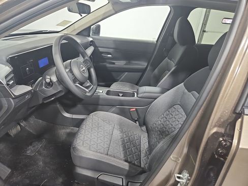 New 2026 Nissan Kicks SV image 10