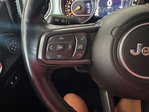 Used 2021 Jeep Gladiator Willys image 20