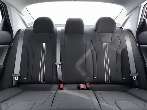 New 2026 Hyundai Elantra Hybrid FWD image 16