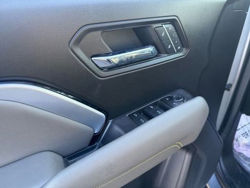 Certified 2023 Chevrolet Colorado ZR2 w/ ZR2 Convenience Package III image 11