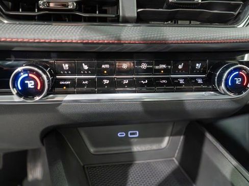 New 2026 Chevrolet Equinox RS w/ Convenience Package III AWD/4WD image 21