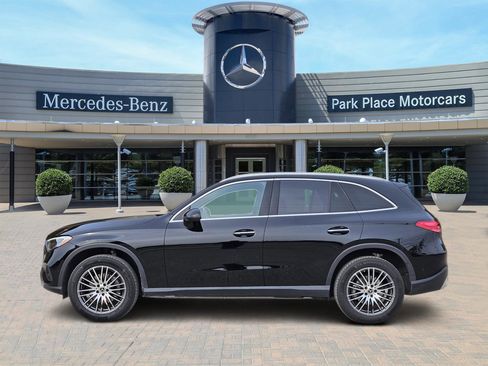 Used 2025 Mercedes-Benz GLC 300 image 3