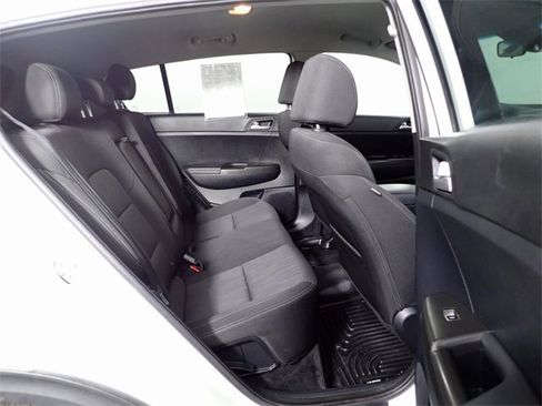 Used 2022 Kia Sportage LX image 25