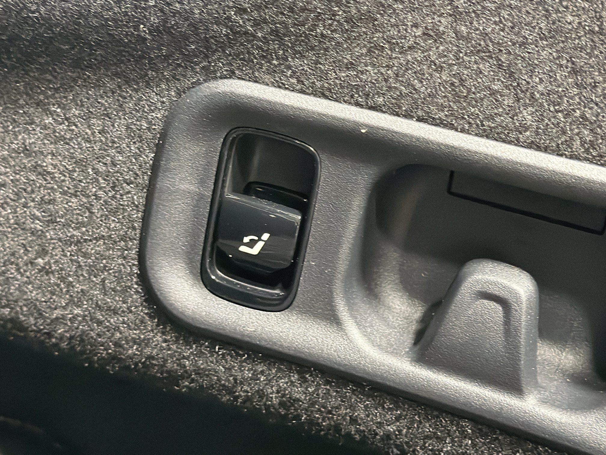 Used 2025 Mercedes-Benz E 450 4MATIC Sedan image 14