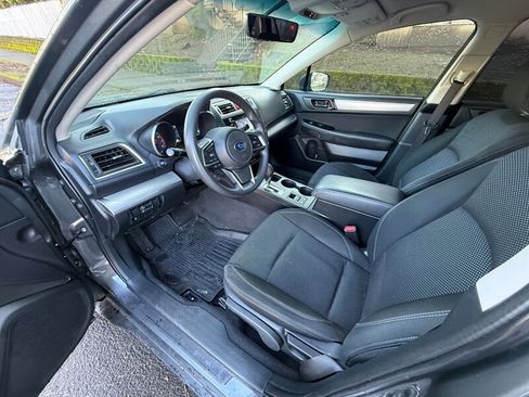 Used 2018 Subaru Outback 2.5i image 9