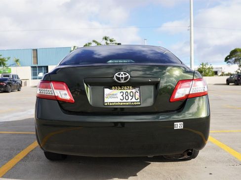 Used 2010 Toyota Camry LE image 4