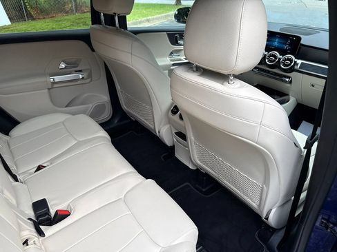 Used 2021 Mercedes-Benz GLB 250 image 13