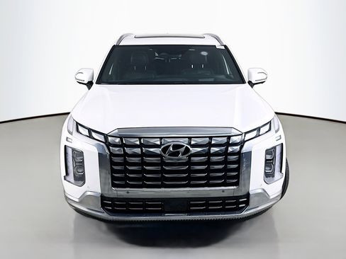 Used 2024 Hyundai Palisade Calligraphy image 2