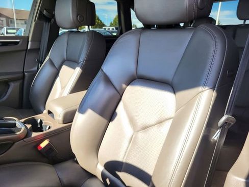 Used 2021 Porsche Macan image 15