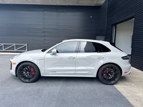 Certified 2024 Porsche Macan GTS AWD/4WD image 2