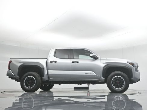 Used 2024 Toyota Tacoma TRD Off-Road image 53