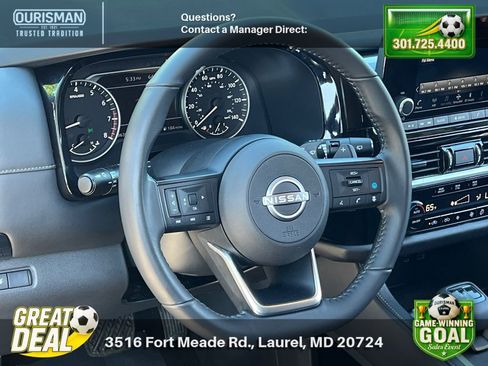 Used 2025 Nissan Pathfinder SV FWD image 7