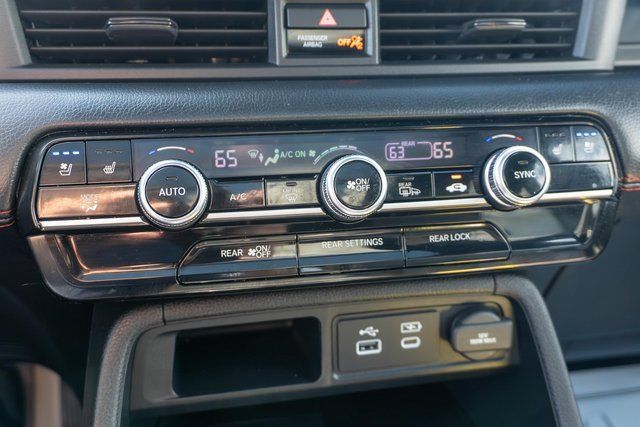 Used 2025 Honda Pilot Black Edition image 30