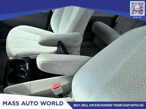 Used 2011 Toyota Sienna LE w/ Towing Pkg FWD image 7