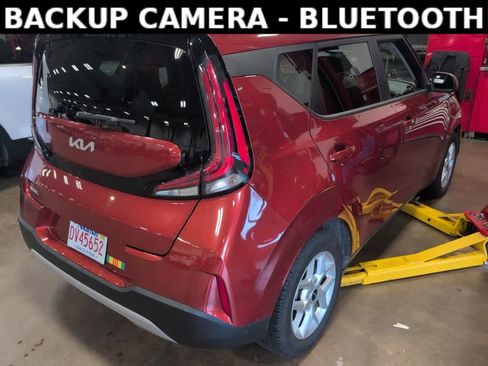 Used 2023 Kia Soul S image 3