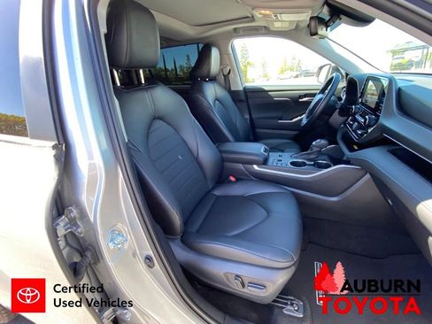 Certified 2024 Toyota Highlander XLE AWD/4WD image 18