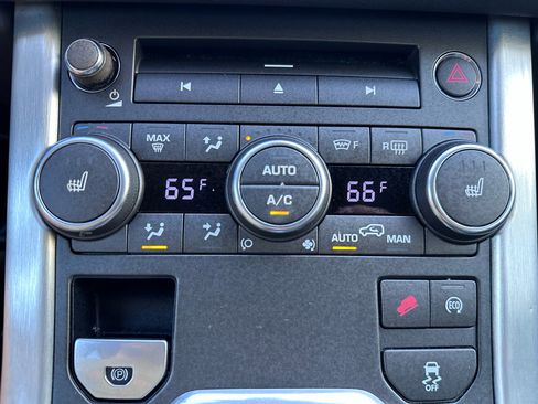 Used 2014 Land Rover Range Rover Evoque Pure Premium image 12