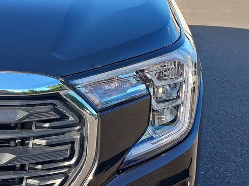 Certified 2022 GMC Terrain SLE w/ Driver Convenience Package image 9