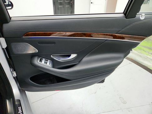 Used 2015 Mercedes-Benz S 550 4MATIC Sedan image 30