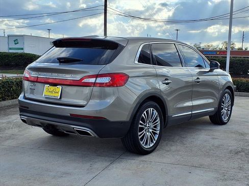 Used 2017 Lincoln MKX Reserve w/ Driver Assistance Package image 2