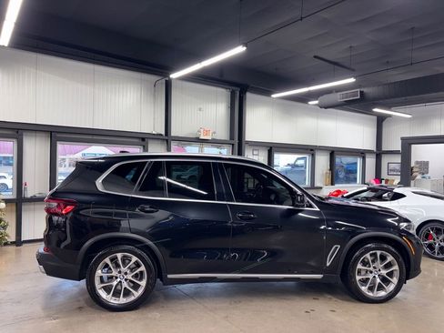 Used 2021 BMW X5 xDrive40i w/ Premium Package image 11