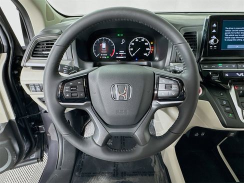 Certified 2026 Honda Odyssey EX-L image 13