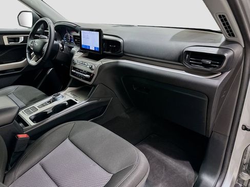 Used 2024 Ford Explorer XLT image 29