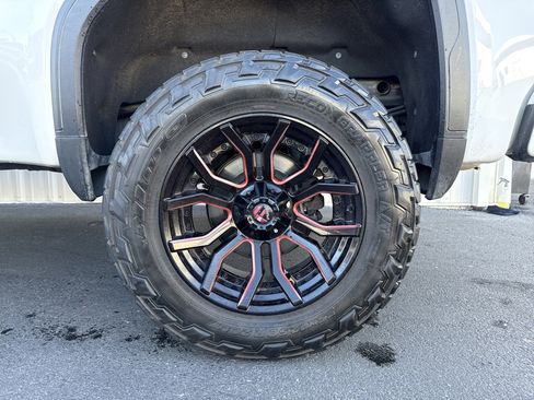 Used 2019 GMC Sierra 1500 AT4 w/ AT4 Premium Package image 3