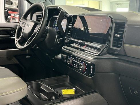 Certified 2024 Chevrolet Silverado 2500 ZR2 w/ Technology Package AWD/4WD image 11