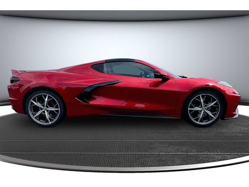 Used 2021 Chevrolet Corvette Stingray Premium Cpe w/ Z51 Performance Package RWD image 14