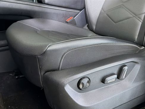 Used 2024 Volkswagen Atlas SE image 21