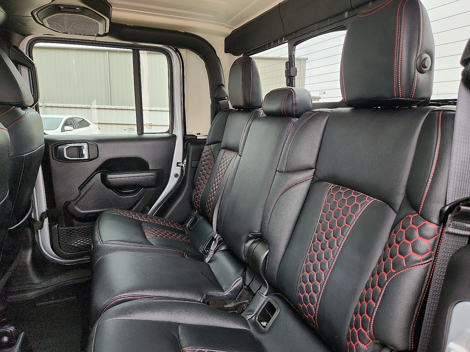 Used 2023 Jeep Gladiator Sport AWD/4WD image 10